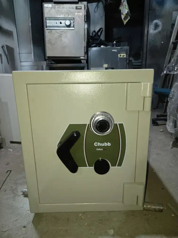 Brankas/Brangkas Chubb Cobra Size II