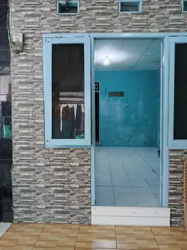Kontrakan 2 pintu ( 3 petak & 1 petak)