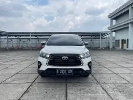 KM LOW !!! Toyota Venturer Diesel 2022