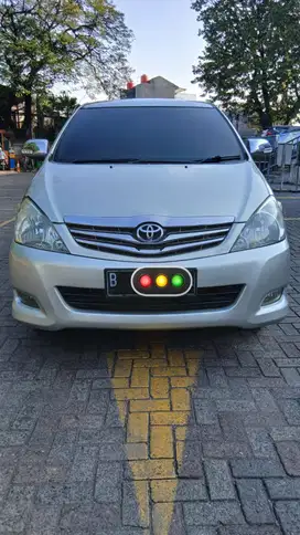 Toyota Kijang Innova 2010 Bensin