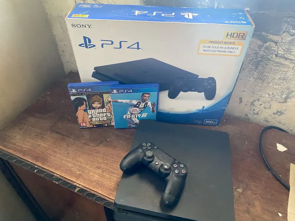 PS 4 SLIM 500 GB JET BLACK