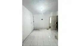 Disewa Ruko gandeng taman surya dilewati banyak kendaraan