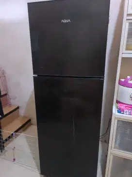 Kulkas 2 pintu Aqua