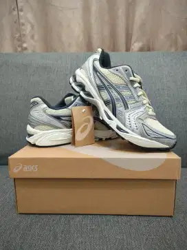 ASICS Gel-Kayano 14 (Oyster White)
