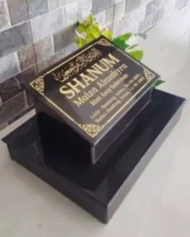 Makam.batu nisan