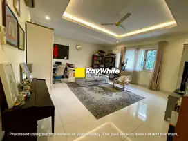 Rumah Siap Huni Eksklusif 2 Lantai Kemang, Jakarta Selatan