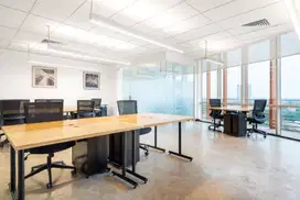 Temukan ruang kantor di Regus South Quarter untuk 5 orang dengan layanan siap pakai