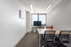 Ruang kantor pribadi berlayanan lengkap untuk Anda dan tim di HQ GKM Green Tower