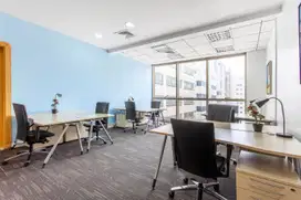 Pesan ruang kantor terbuka untuk segala ukuran bisnis di HQ Menara Cakrawala