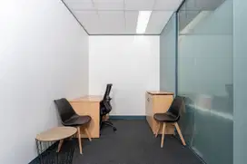 Temukan ruang kantor di HQ Barsa City untuk 2 orang dengan layanan siap pakai