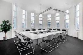 Temukan ruang kantor di Regus AIA Central untuk 4 orang dengan layanan siap pakai