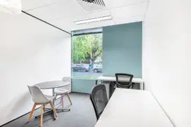 Ruang kantor profesional di HQ Menara Cakrawala dengan jangka waktu yang sepenuhnya fleksibel