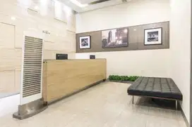 Akses satu harga ke ruang kerja, kantor virtual, dan ruang rapat di Regus Equity Tower