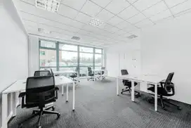 Akses satu harga ke ruang kantor profesional untuk 5 orang di Regus Menara Bidakara 1