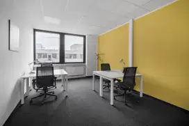 Ruang kantor pribadi untuk 3 orang di HQ Menara Caraka