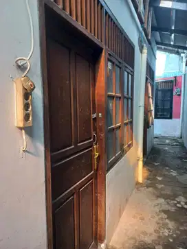 Dikontrakan rumah di Rempoa Jaksel Dekat MRT, Busway, Terminal