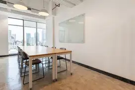 Temukan ruang kantor di Regus JB Tower untuk 4 orang dengan layanan siap pakai