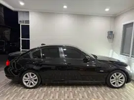 Rare Condition‼️ BMW E90 320i LCI Facelift TH 2010 Hitam Metalik