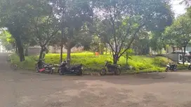 Dijual Kavling Hook 305 m², Taman Simpruk Lippo Cikarang, 4,5 Juta/m²!