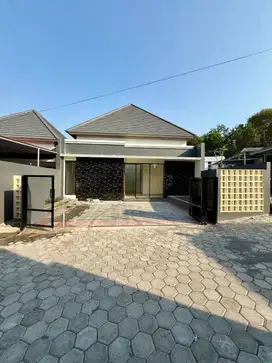 dijual rumah di sleman dekat kampus uii di jalan kaliurang km 11