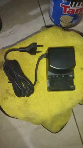 Charger HT ALINCO EDC-50 Desktop DJ 180