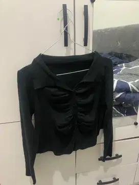 Atasan Hitam Lengan Panjang