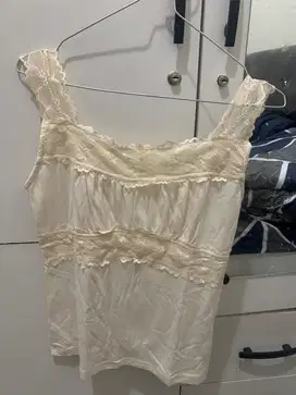 tank top putih pendek