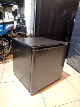 Kulkas mini sanyo