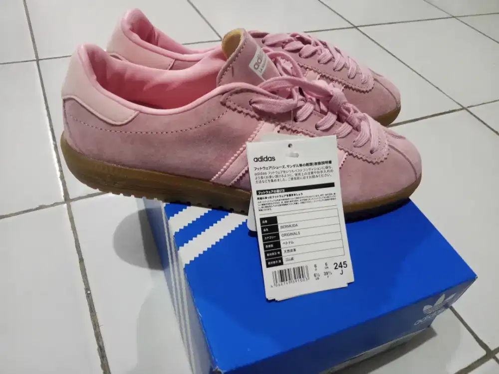 Sepatu Adidas Asli