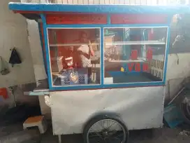 Gerobak bekas jualan bubur ayam
