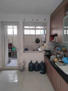 Rumah 2 Lantai Renovasi di Lippo Karawaci Utara