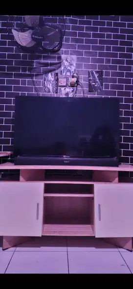 Dijual TV POLYTRON ANDROID GOOGLE 43 INC mulus + Dus Mahar 3jt
