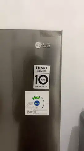 KULKAS LG 2 PINTU KAPASITAS 225 LITER SMART INVERTER