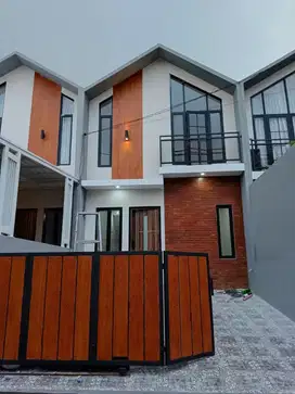 RUMAH 2LT HARGA 1LT DI DEPOK DEKAT STASIUN & TOL PINGGIR JALAN RAYA