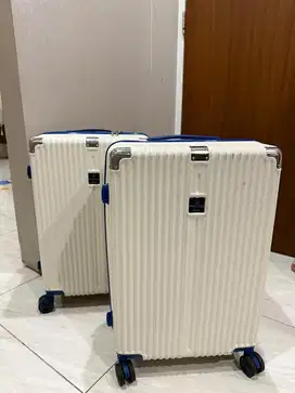 Koper 24 inch bekas baru pakai 1 kali untuk umroh warna putih gading