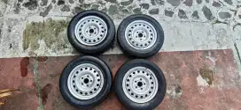 Velg kaleng r15 bekas Innova
