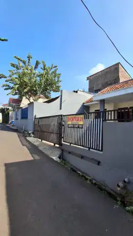 Rumah Di kontrakan  Pertahun