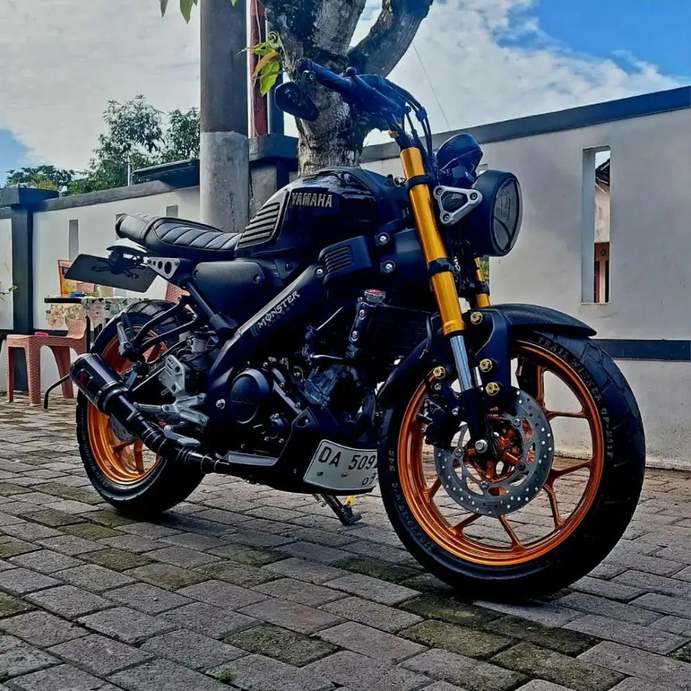 Dijual Yamaha XSR Black Gold