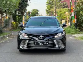 Toyota Camry V 2.5 2020 AT