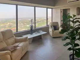 Jual Apt Hoek Orange County 2BR Furnished Bagus