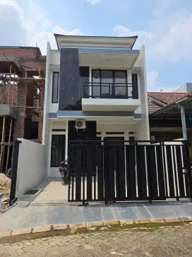 Dijual rumah baru 2lantai Citra Raya murah