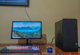 Komputer Core i5 12500 Gen 12 RAM 8 GB SSD Fullset Like New