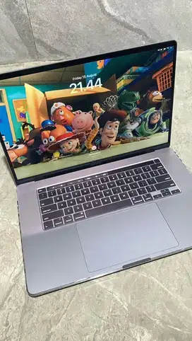 Macbook Pro 16 Inch 2019 | Touchbar