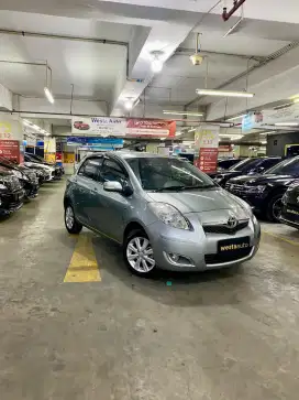 Low KM Toyota Yaris 1.5 J AT 2010 Matic Like New