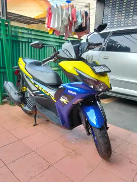 Aerox new 2023 biru kuning