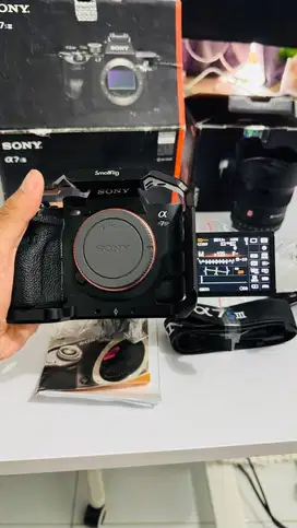Sony a7SIII mulus + Lensa Sony GM 24 mm F1.4 + case smallrig ori