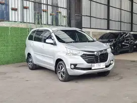 Xenia R Manual 2017 Silver