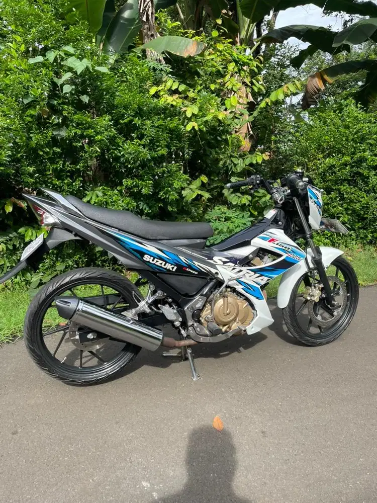 Suzuki satria F150 putih 2014 kaya baru