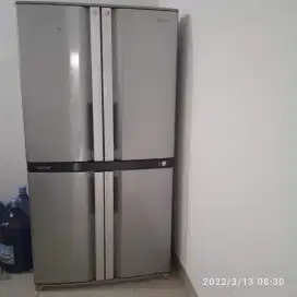 Kulkas 4 pintu merk sharp