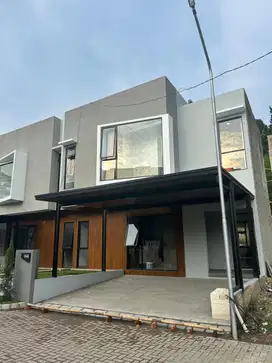 Dijual Rumah Mewah Dago Dekat Kampus ITB dan Borma